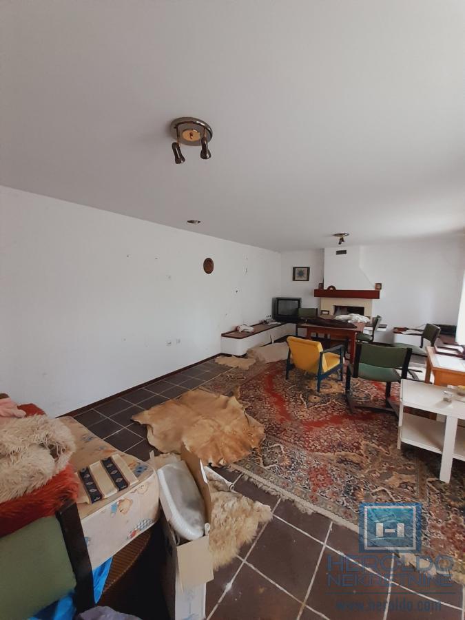 Kuća u Ćupriji na odličnoj lokaciji - prodaja 14