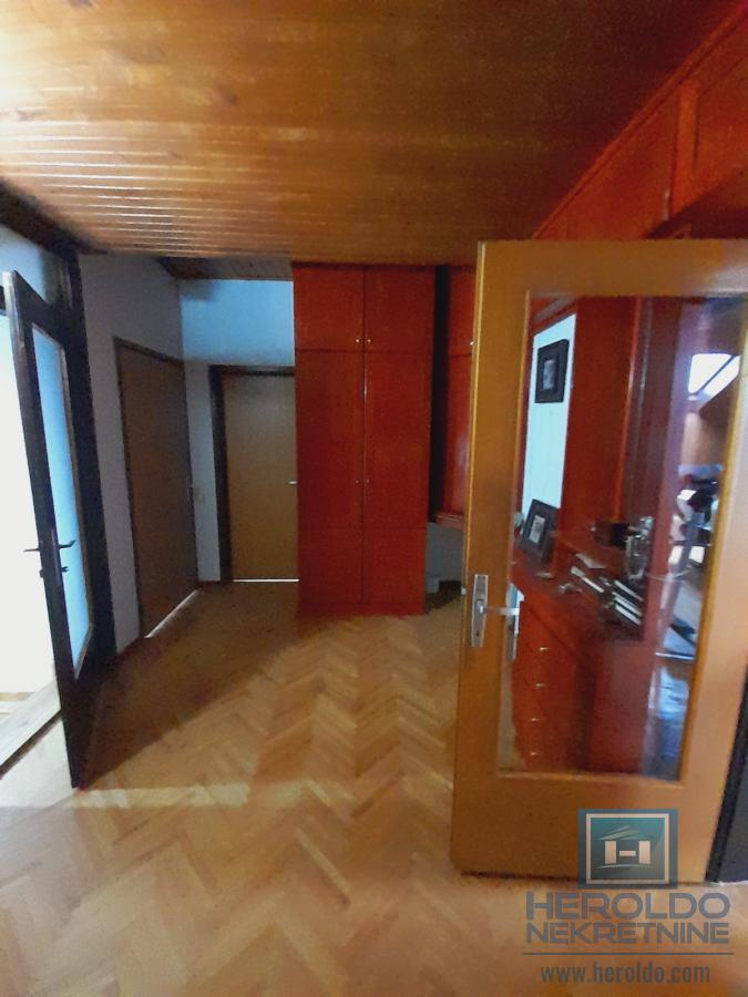 Kuća u Ćupriji na odličnoj lokaciji - prodaja 16