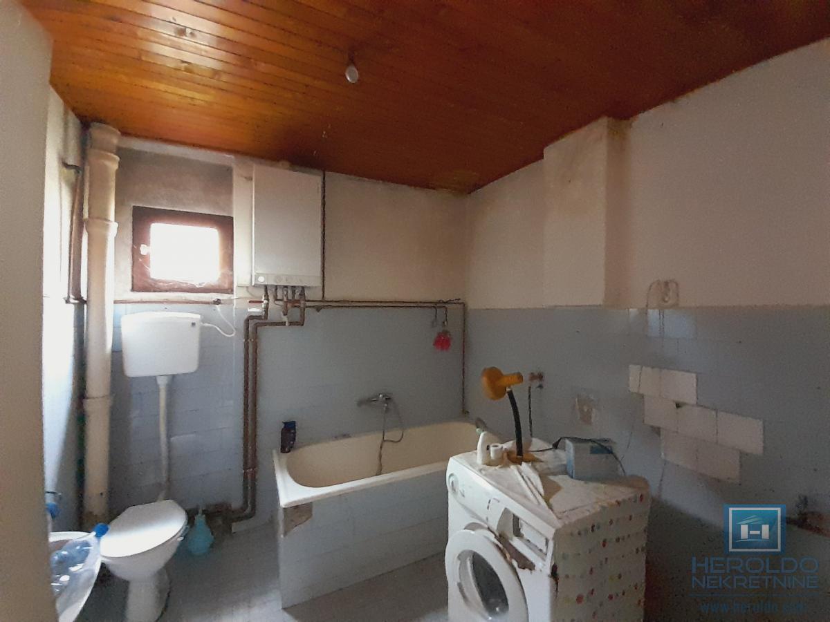 Kuća u Ćupriji na odličnoj lokaciji - prodaja 18