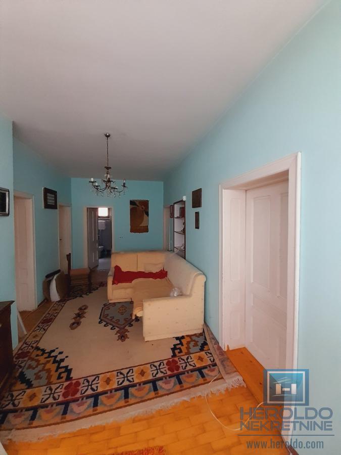 Kuća u Ćupriji na odličnoj lokaciji - prodaja 5