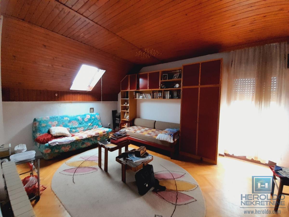 Kuća u Ćupriji na odličnoj lokaciji - prodaja 6