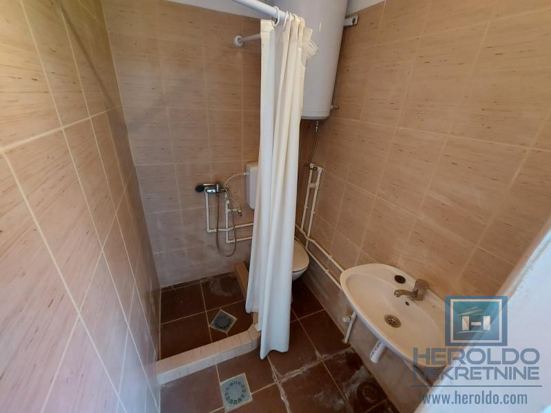 Kuća u Končarevu sa lokalom 3