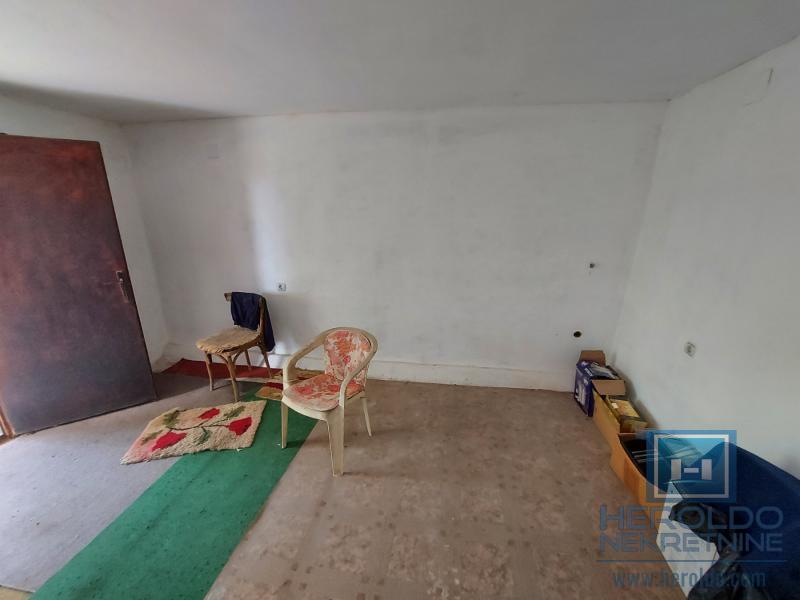 Kuća u Končarevu sa lokalom 4