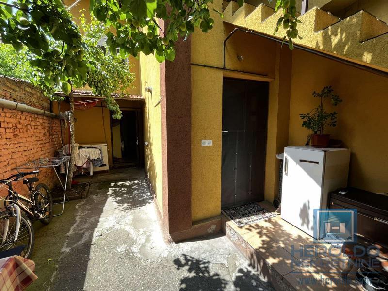 Kuća u širem centru na prodaju 20