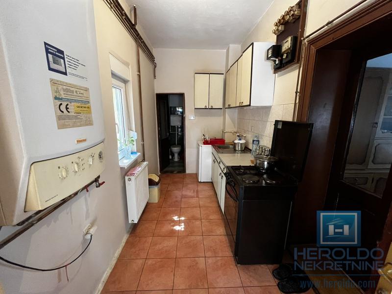 Kuća u širem centru na prodaju 1