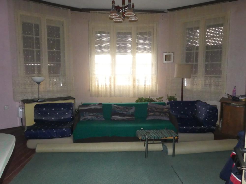 Kuća u strogom centru Jagodine 4