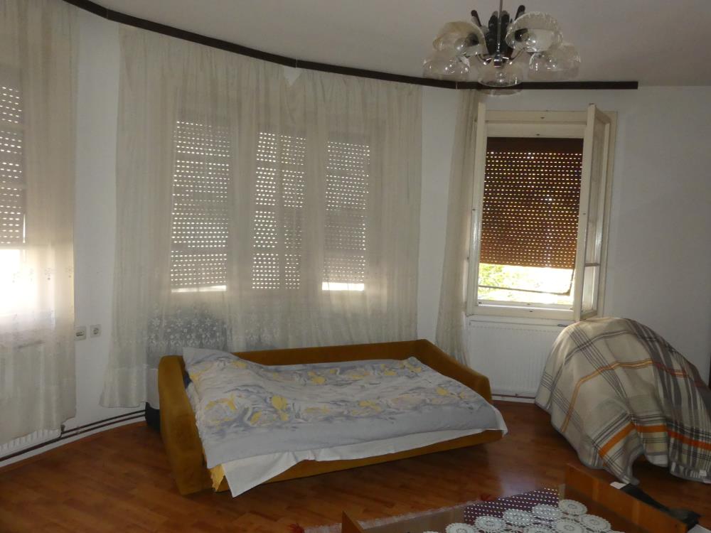 Kuća u strogom centru Jagodine 8