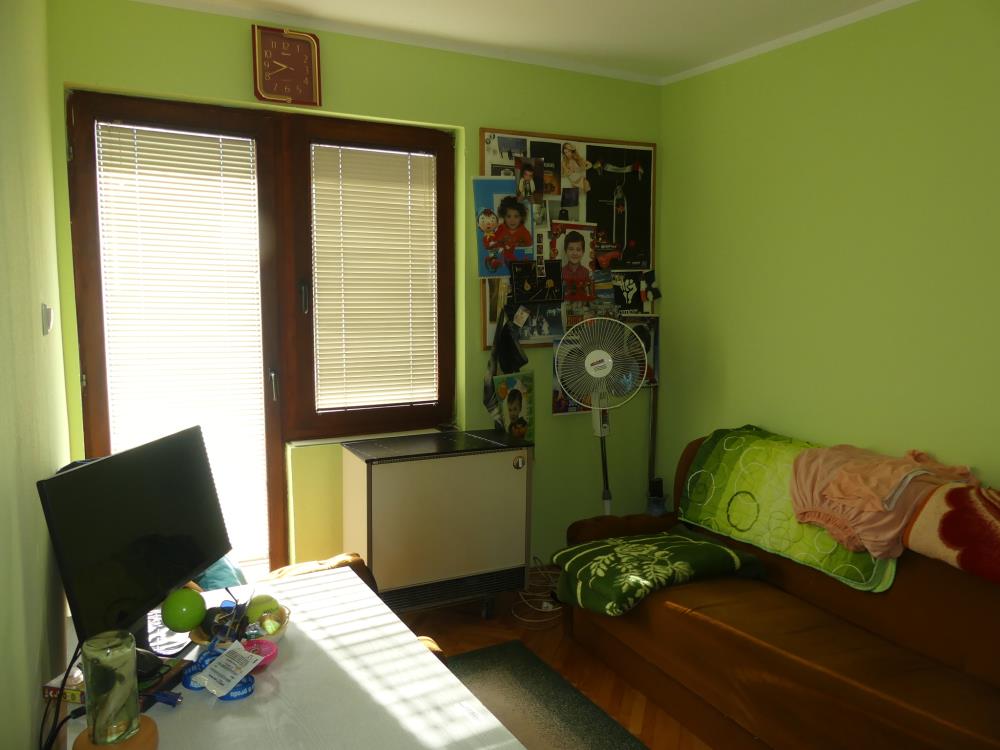 Legalizovana kuća na sprat 4