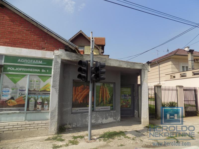 Lokal blizu pijace 8