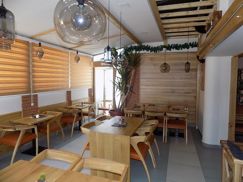 Lokal kod srednjih škola-pod zakupom oba lokala 11