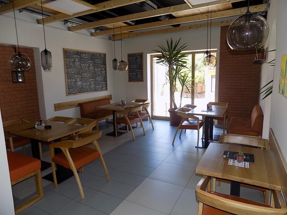 Lokal kod srednjih škola-pod zakupom oba lokala 6