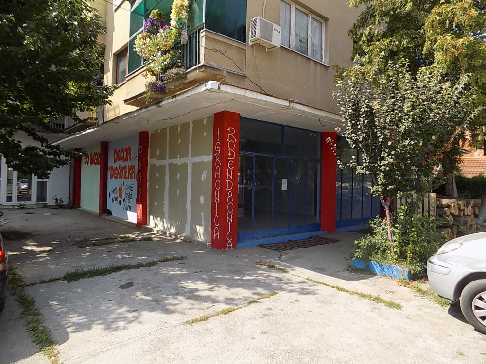 Lokal na lepoj lokaciji 15