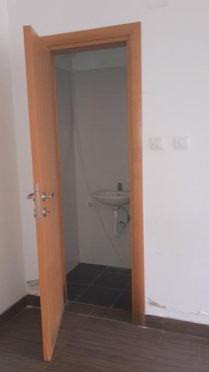 Lokal na prodaju u samom centru 2