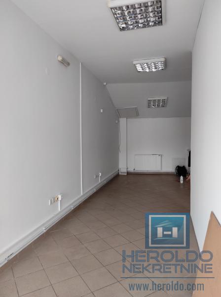 Lokal/  u blizini zgrade Opštine 6