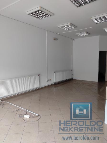 Lokal/  u blizini zgrade Opštine 7