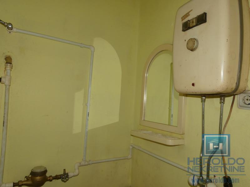 lokal u glavnoj ulici 2