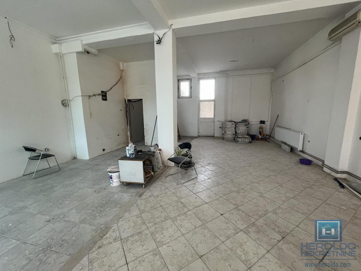 Lokal u glavnoj ulici 5