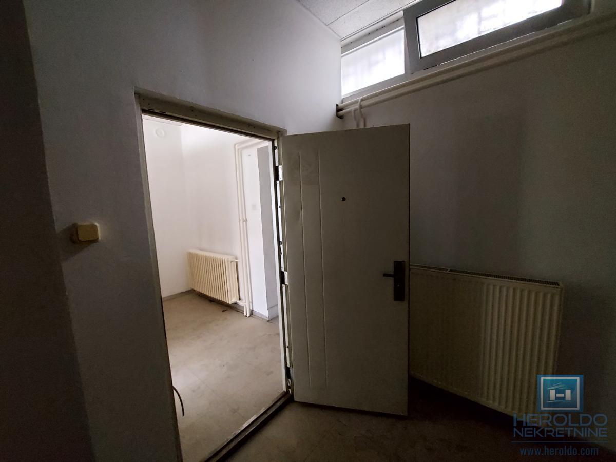 Lokal za izdavanje u širem centru Jagodine 14