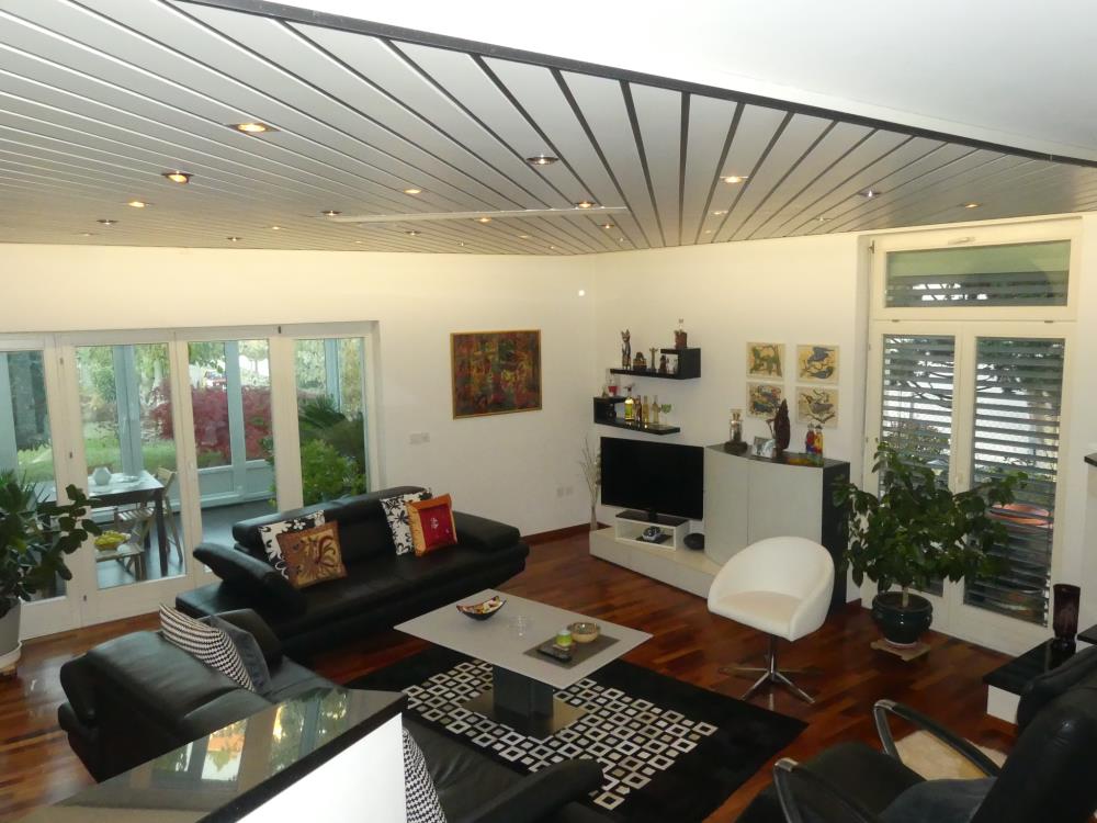 Lux sređena kuća, useljiva 35