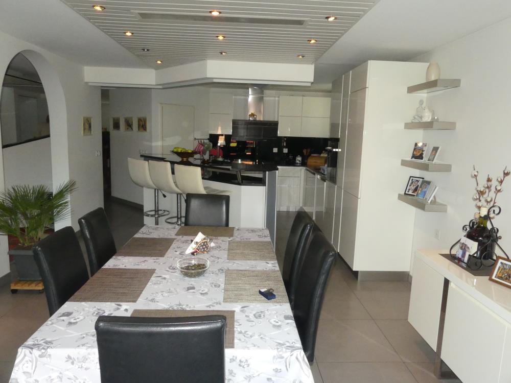 Lux sređena kuća, useljiva 10