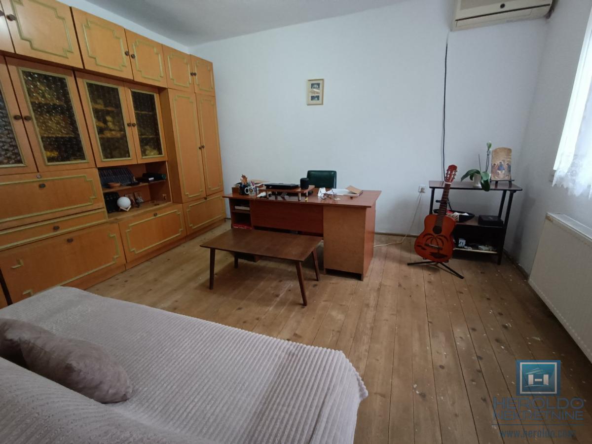 Manja, prizemna kuća 3