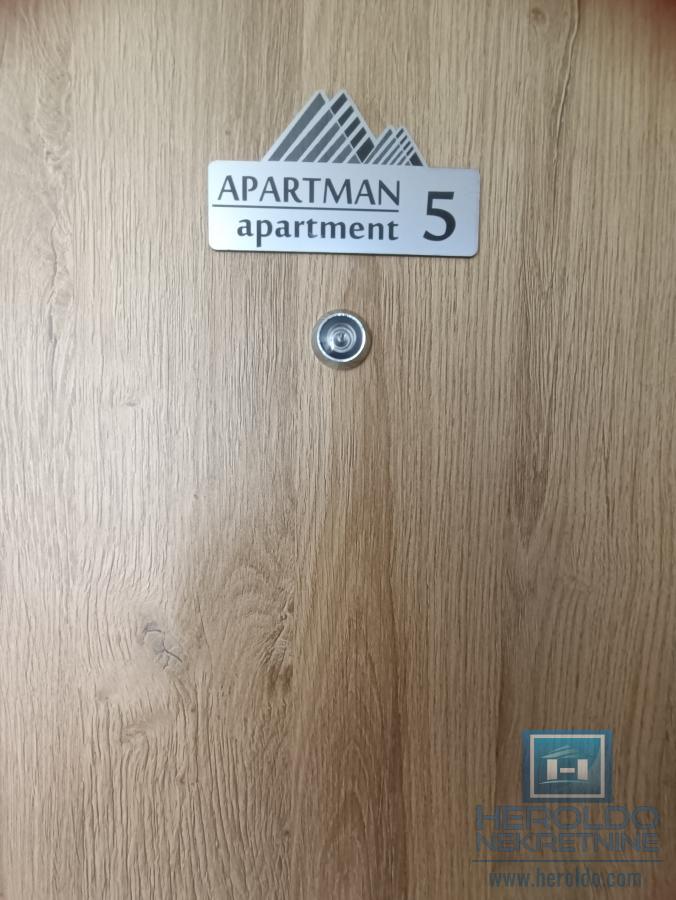 Na prodaju potpuno opremljen apartman na Zlatiboru 8