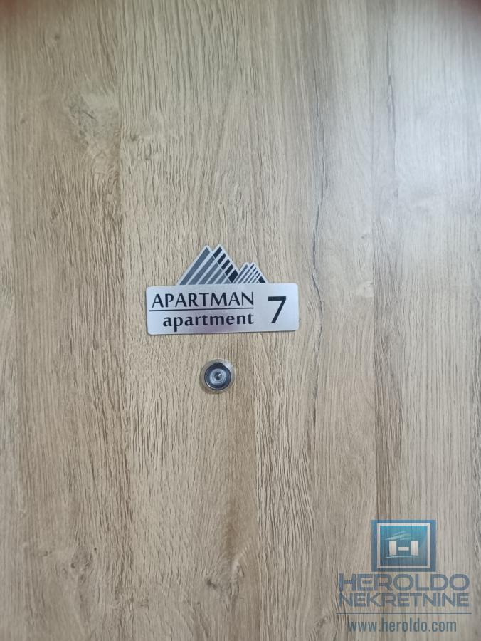 Na prodaju apartman na Zlatiboru 8