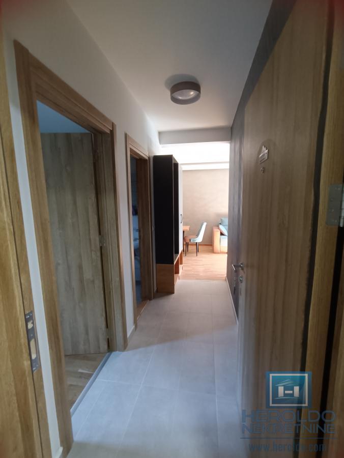 Na prodaju apartman na Zlatiboru 4