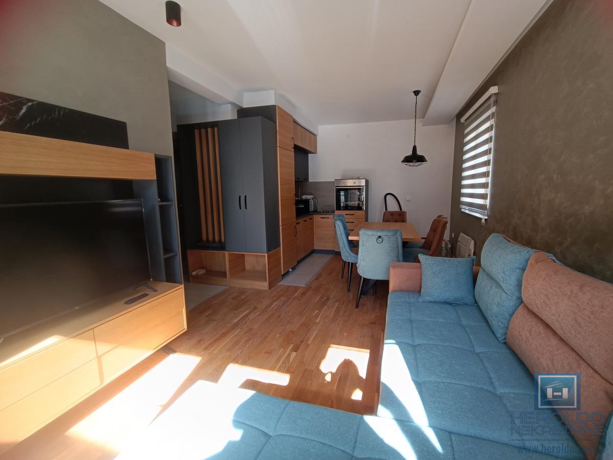 Na prodaju apartman na Zlatiboru 5