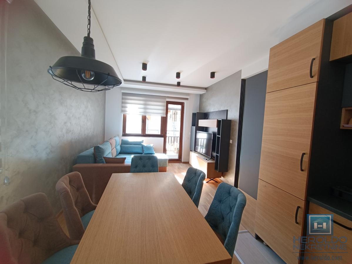 Na prodaju apartman na Zlatiboru 6