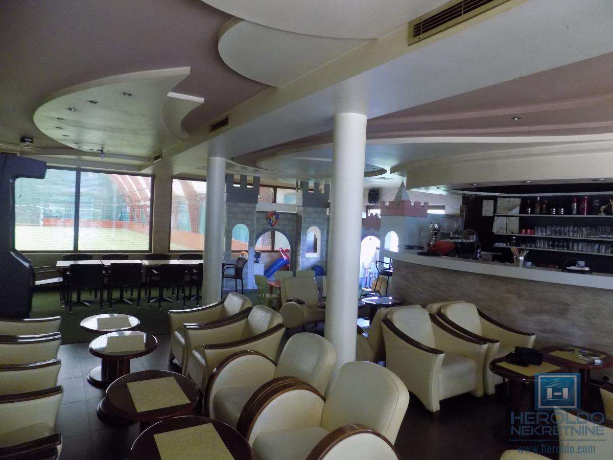 NA PRODAJU – BALON ZA FUDBAL SA KOMPLETNIM INVENTAROM 2