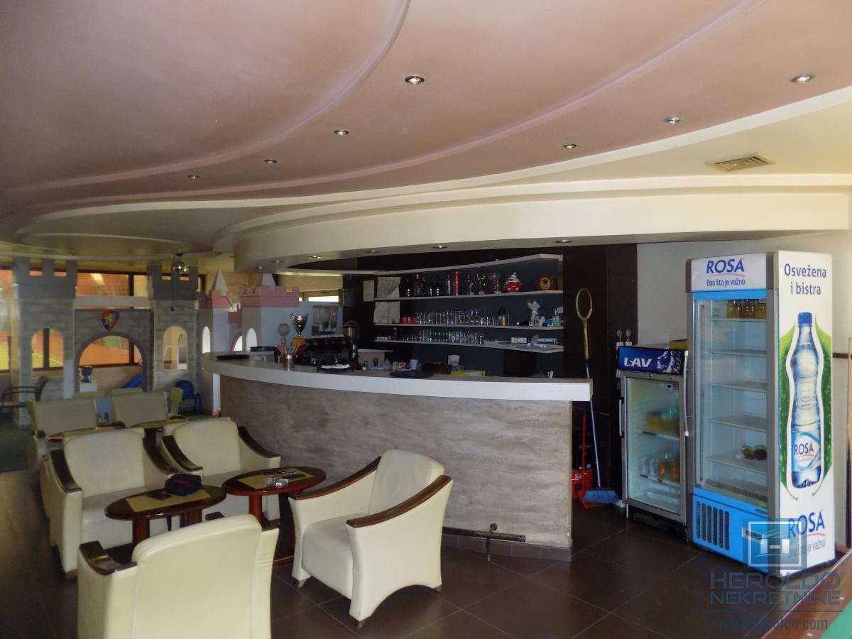 NA PRODAJU – BALON ZA FUDBAL SA KOMPLETNIM INVENTAROM 4