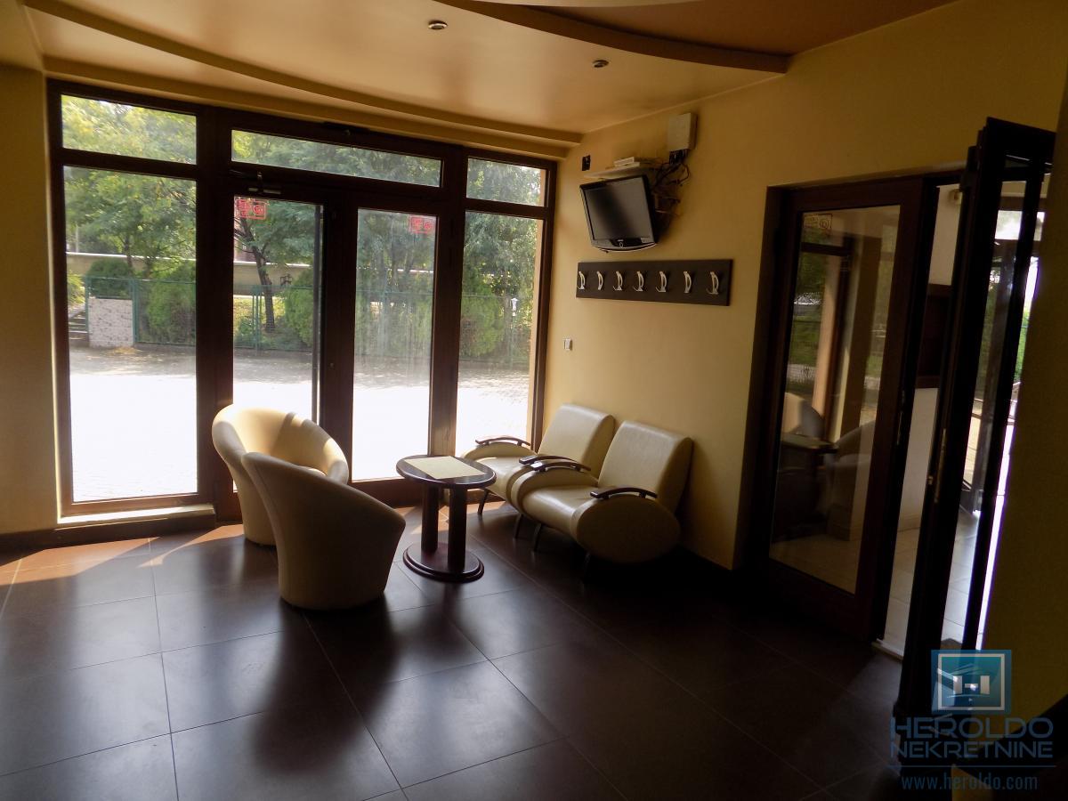 NA PRODAJU – BALON ZA FUDBAL SA KOMPLETNIM INVENTAROM 8