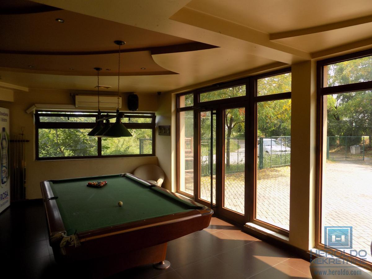 NA PRODAJU – BALON ZA FUDBAL SA KOMPLETNIM INVENTAROM 9