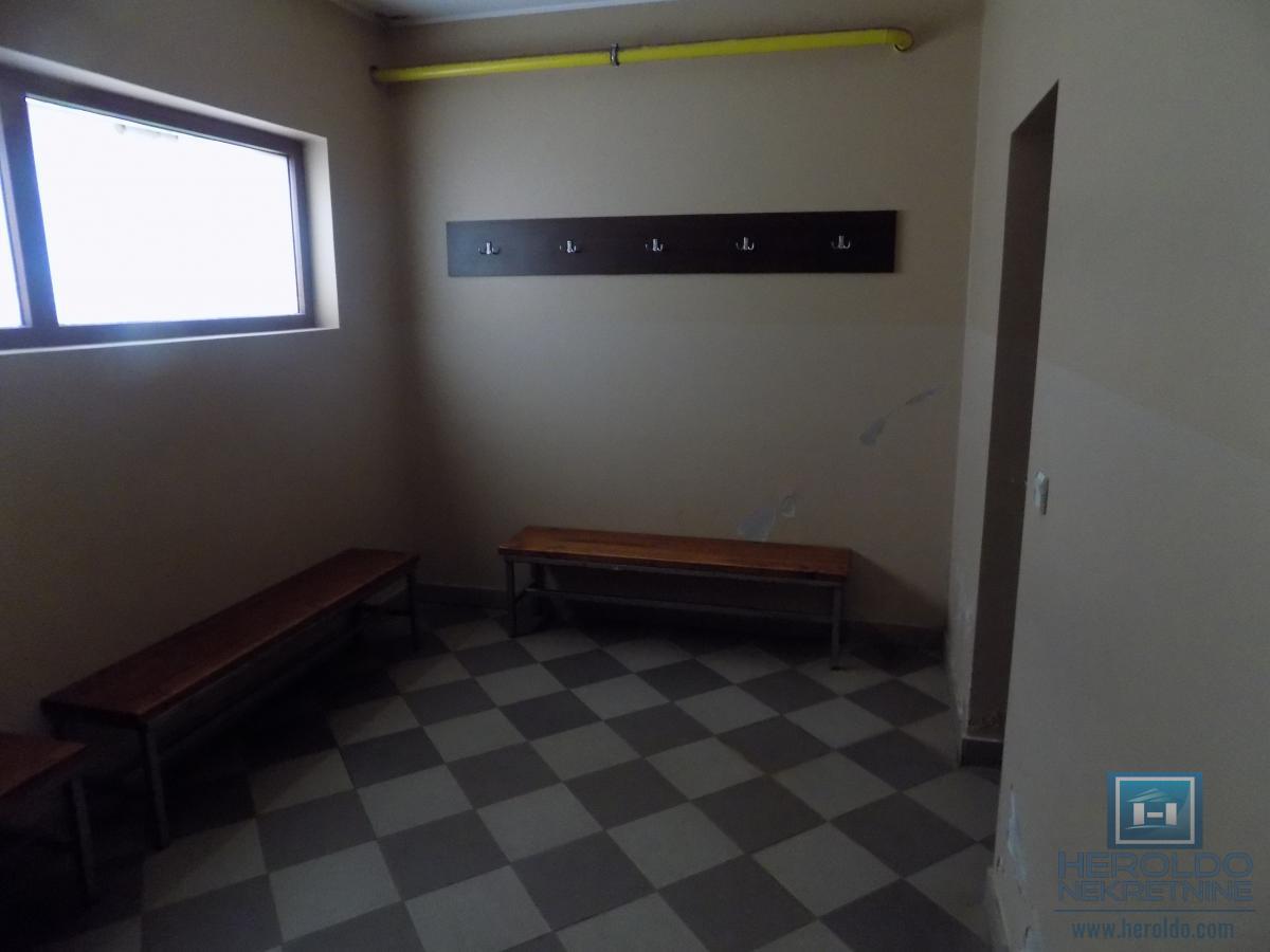 NA PRODAJU – BALON ZA FUDBAL SA KOMPLETNIM INVENTAROM 20