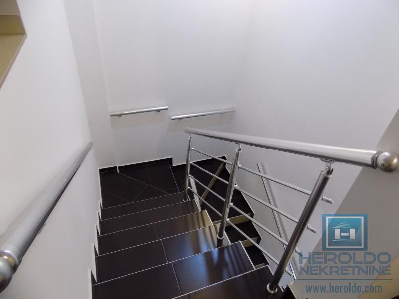 -Na prodaju dupleks/stan u novogradnji 23