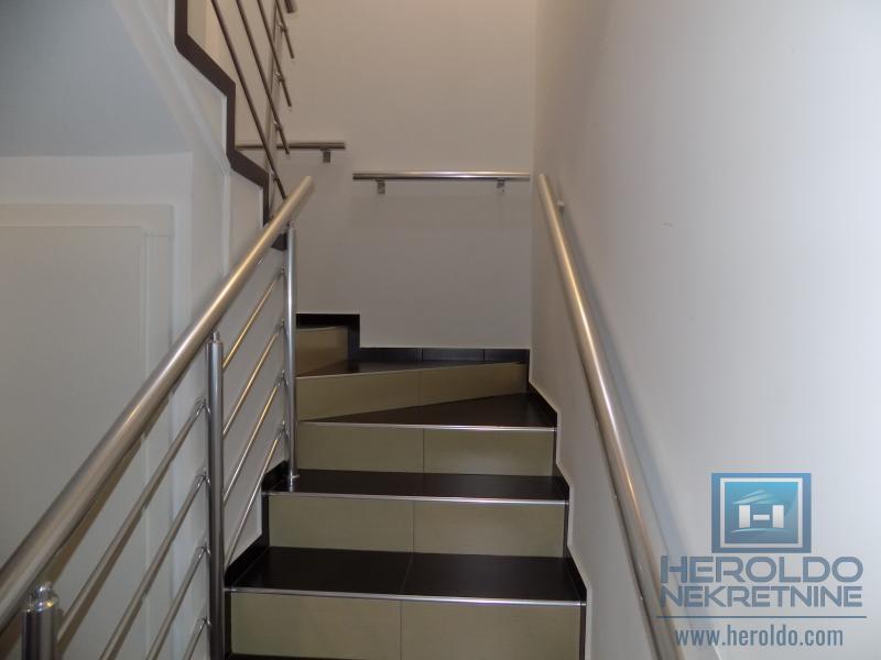 -Na prodaju dupleks/stan u novogradnji 19