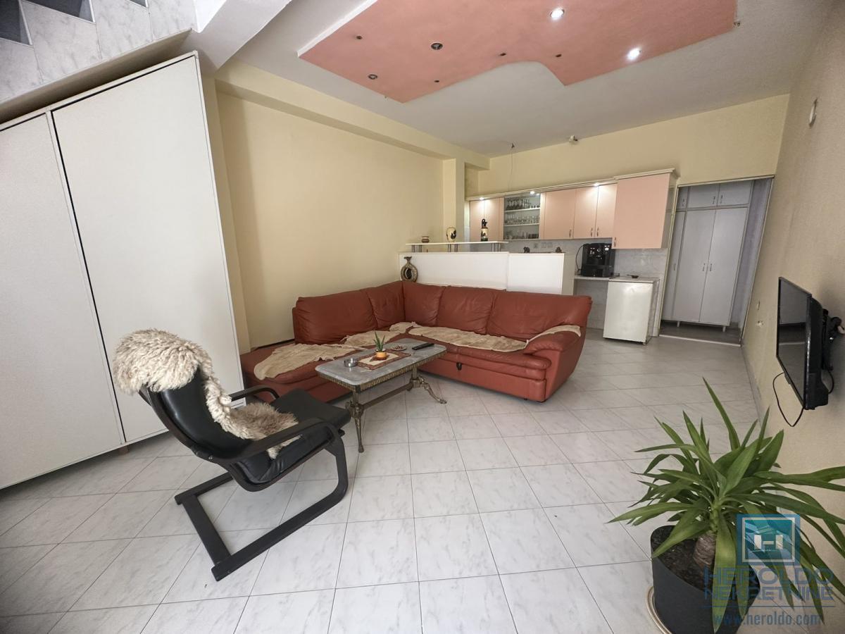 Na prodaju dve kuće u Ćupriji 6