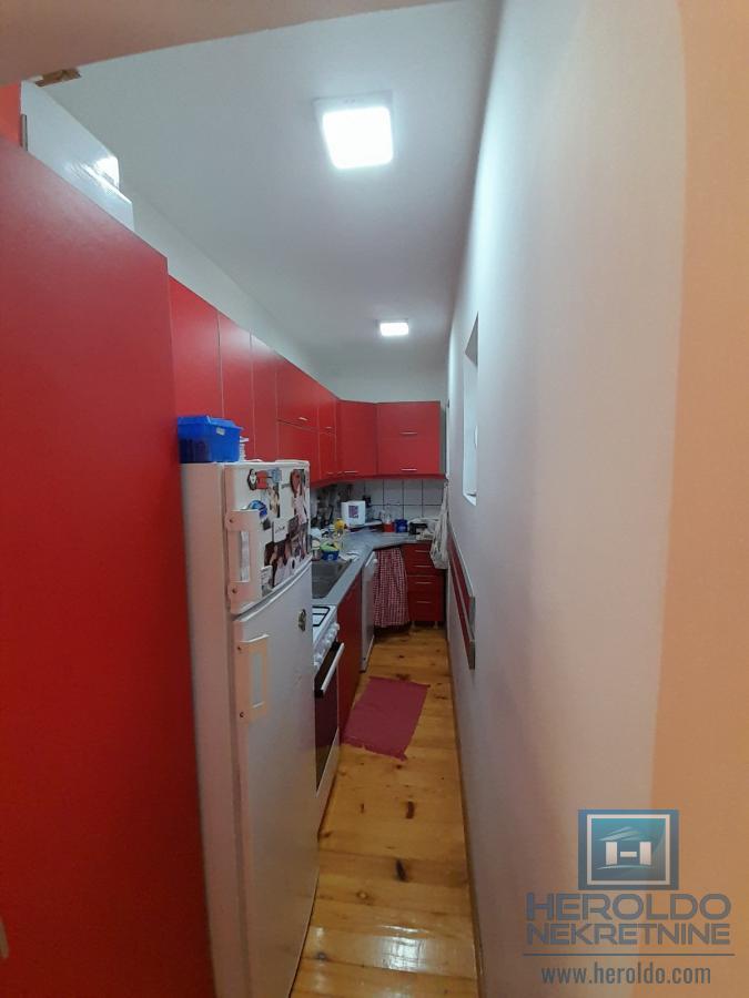 Na prodaju dve kuće u Ćupriji 4