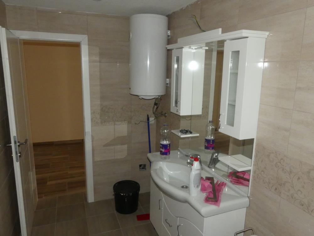 Na prodaju komforan stan 7