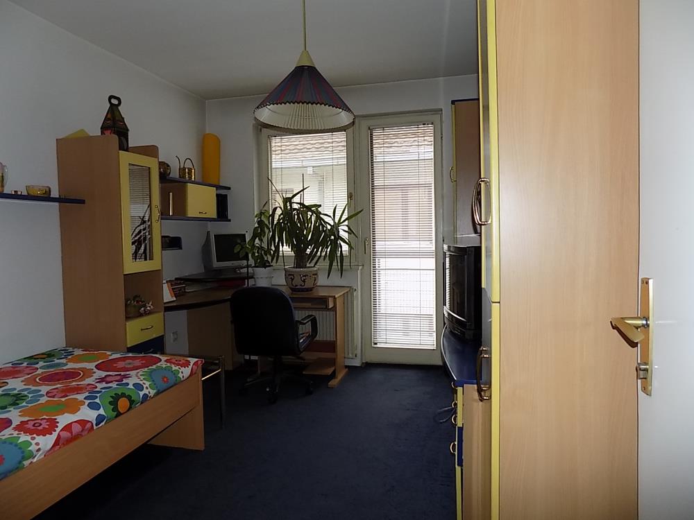 Na prodaju komforan stan u strogom centru 4