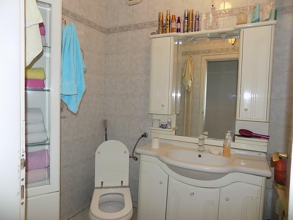 Na prodaju komforan stan u strogom centru 11