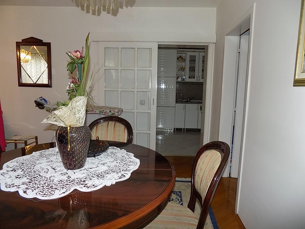 Na prodaju komforan stan u strogom centru 16