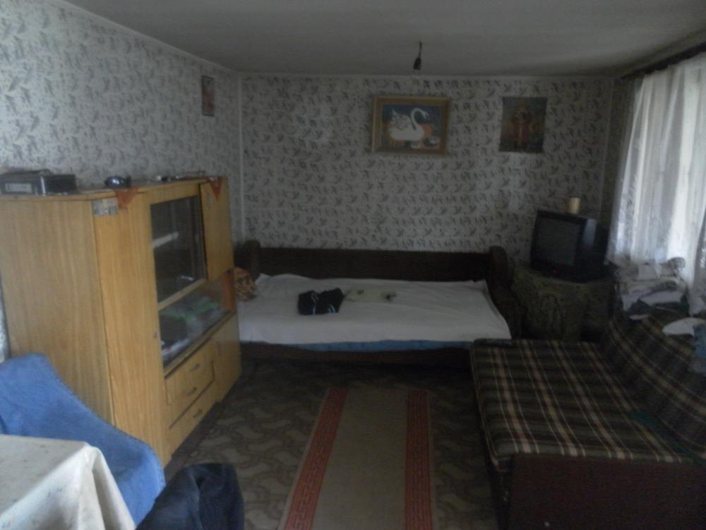 Na prodaju kuća na prostranom placu u Ćupriji 3