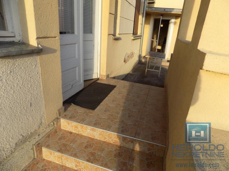 Na prodaju kuća u blizini škole 16