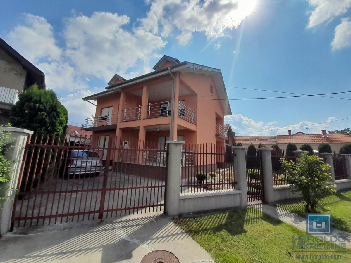 Na prodaju kuća u Ćupriji 5