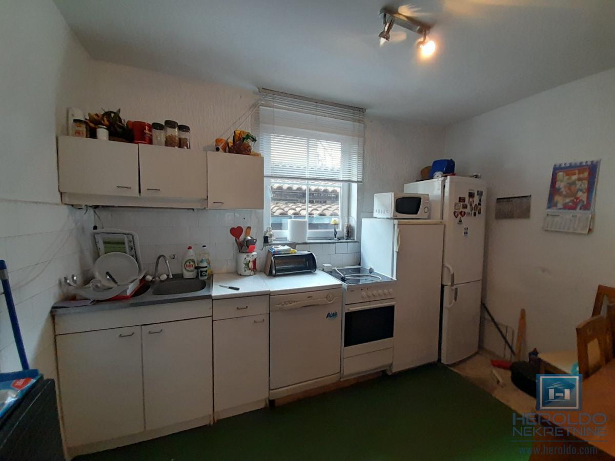 Na prodaju kuća u Ćupriji 19