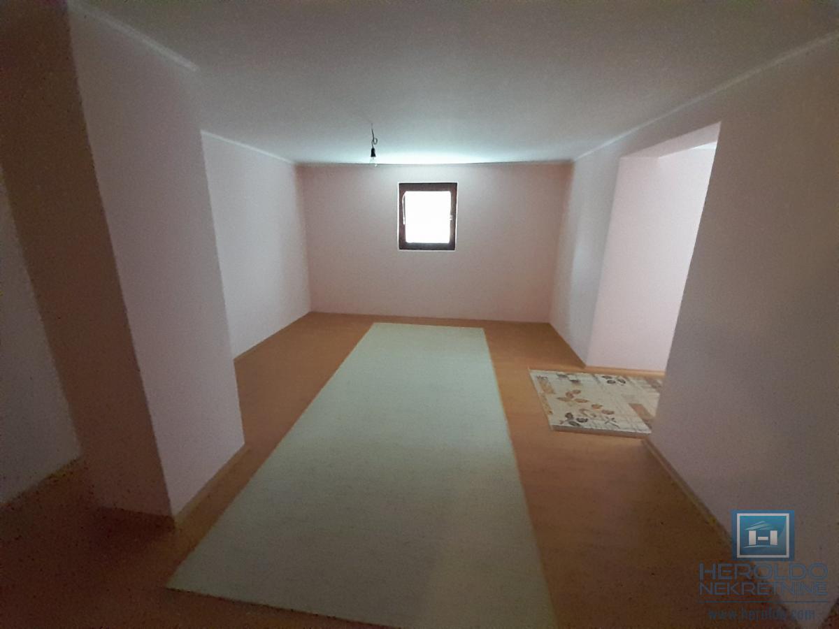 Na prodaju kuća u Ćupriji 65