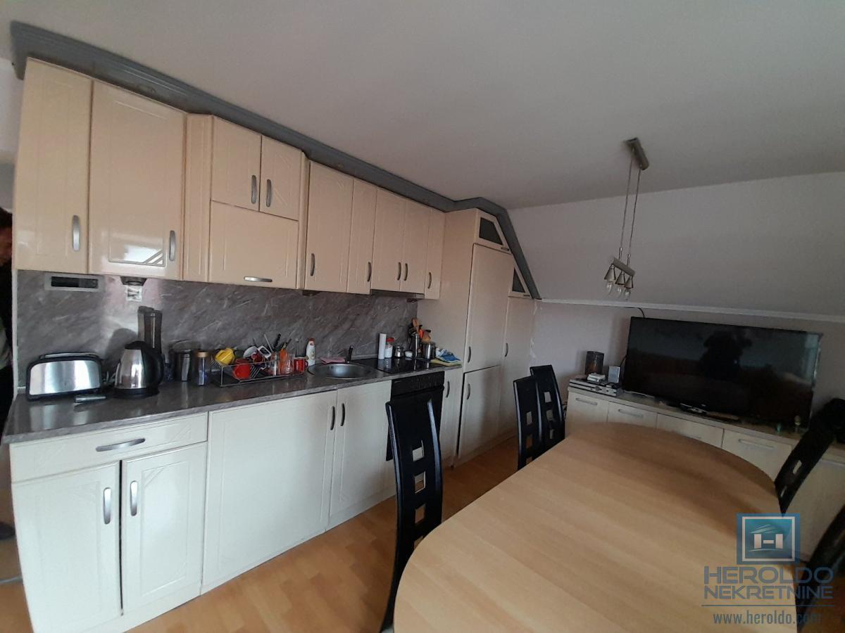 Na prodaju kuća u Ćupriji 12