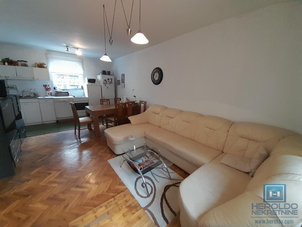 Na prodaju kuća u Ćupriji 8